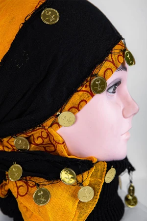 حزام أو ربطة شعر تراثية لون أسود مزينة بجنيهات ذهبية 