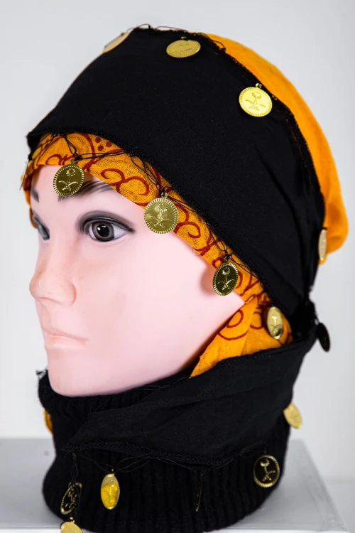 حزام أو ربطة شعر تراثية لون أسود مزينة بجنيهات ذهبية