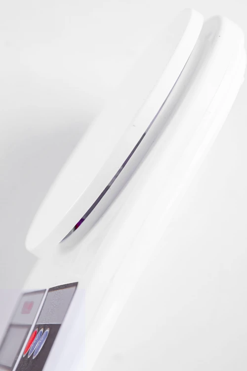 ميزان مطبخ رقمي لون أبيض