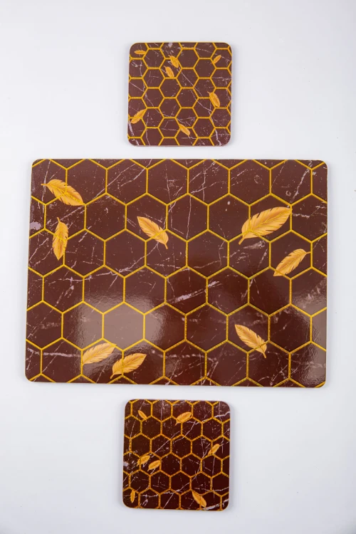 صحن تقديم خشبي ثلاث قطع لون بني مزين باللون الذهبي