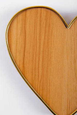 صحن تقديم خشبي على شكل قلب
