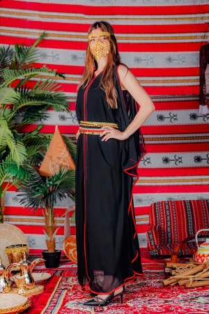 جلابية نسائية ليوم التأسيس متعددة الألوان بقماش استرتش من الداخل و شيفون من الخارج و بحزام في الخصر 