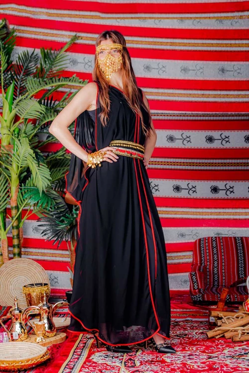 جلابية نسائية ليوم التأسيس متعددة الألوان بقماش استرتش من الداخل و شيفون من الخارج و بحزام في الخصر