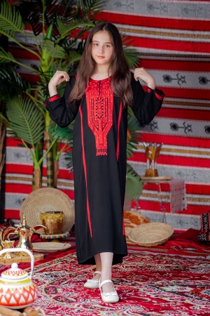 جلابية بناتي تراثي لون أسود بتطريز لون أحمر 