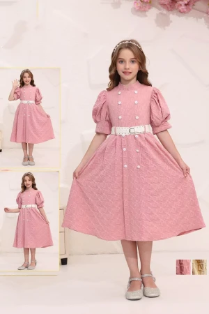 فستان بناتي لون وردي بياقة عالية و أزرار من الأمام و حزام من الخصر 