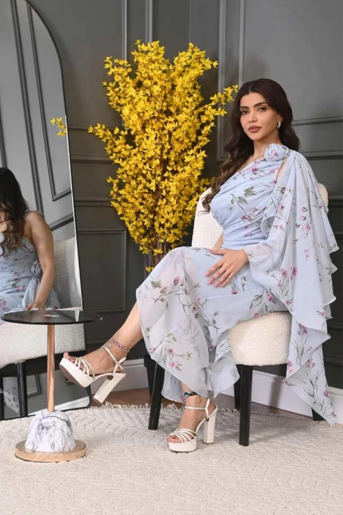 فستان نسائي لون موف فاتح مشجر بقماش منسدل من الكتف