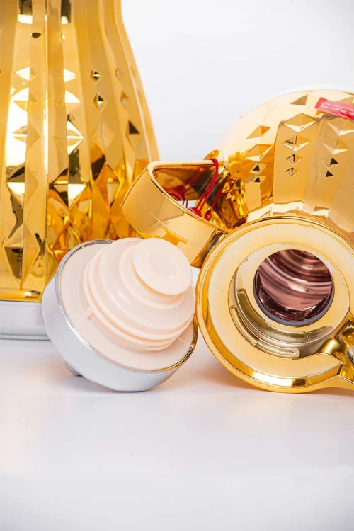 طقم 2 ترامس للقهوة و الشاي لون ذهبي و فضي حافظ للحرارة  بسعة 1.6 لتر