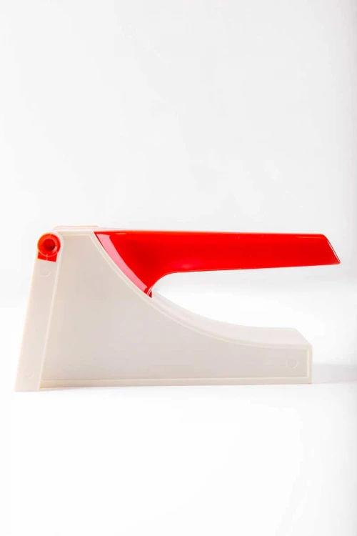 قطاعة بطاطس يدوية بلاستيك  لون أبيض و أحمر بشفرات ستيل حادة مقاومة للصدأ و مقبض كبس مريح للتقطيع