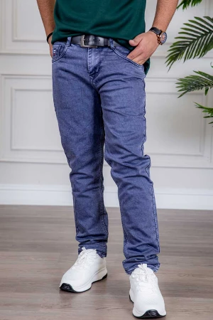 بنطلون رجالي جينز لون أزرق بجيوب من الجانبين و الخلف 