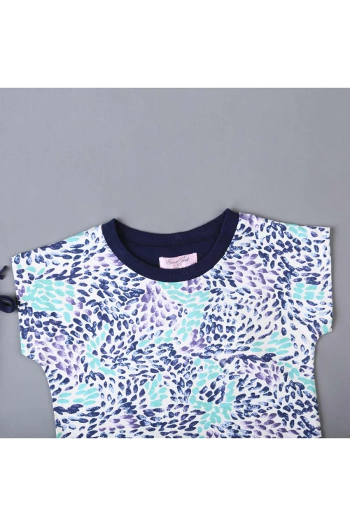 طقم بنطلون ساده مع تيشيرت مزخرف