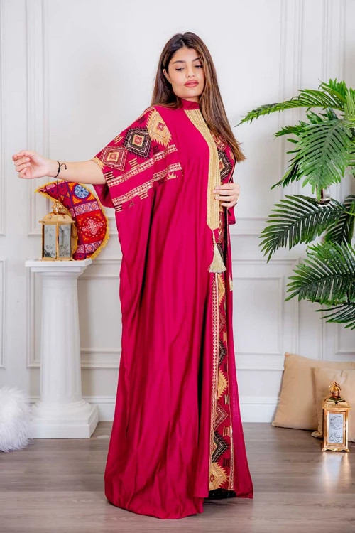 جلابية نسائية قطعتين لون وردي غامق بتطريز ذهبي و بزخارف ملونة