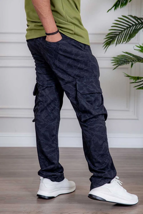 بنطلون رجالي ستريتش لون كحلي بجيوب من الجانبين و برباط في الخصر