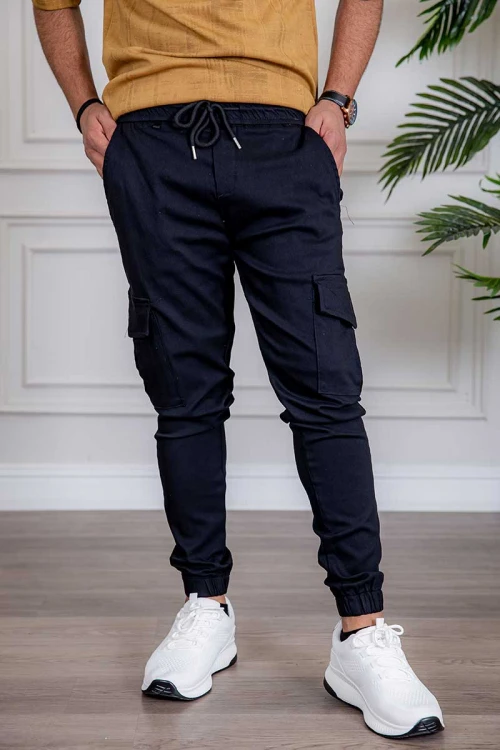 بنطلون رجالي لون أسود بجيوب من الجانبين و الخلف و برباط في الخصر