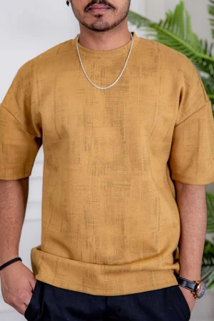 تيشيرت رجالي لون أصفر بياقة دائرية 
