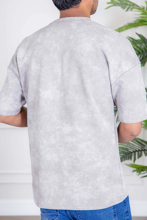 تيشيرت رجالي لون رمادي بكتابات من الأمام