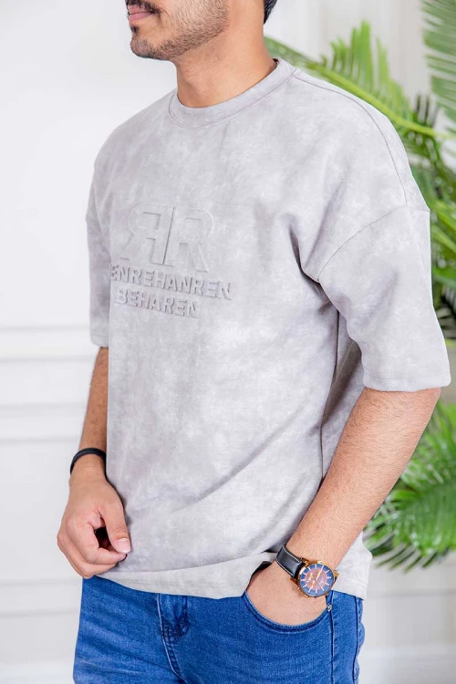 تيشيرت رجالي لون رمادي بكتابات من الأمام