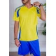 طقم رياضي رجالي قطعتين تيشيرت باللون الأصفر و الأزرق و شورت باللون الأزرق برباط في الخصر