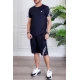طقم رياضي رجالي قطعتين تيشيرت و شورت باللون الأسود المخطط بالأبيض من الجانبين