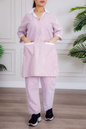 زي عاملة 3 قطع متعددة الألوان بلوزة طويلة بياقة مطوية و جيوب من الأمام ذو أكمام ميدي و بنطلون طويل و مريلة منفصلة