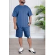 طقم رجالي قطعتين لون أزرق تيشيرت بطبعات مع شورت بجيوب من الجانبين و الخلف و برباط في الخصر