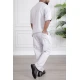 طقم رجالي قطعتين لون أبيض تيشيرت بكتابات مع بنطلون طويل بجيوب من الجانبين و الخلف و برباط في الخصر