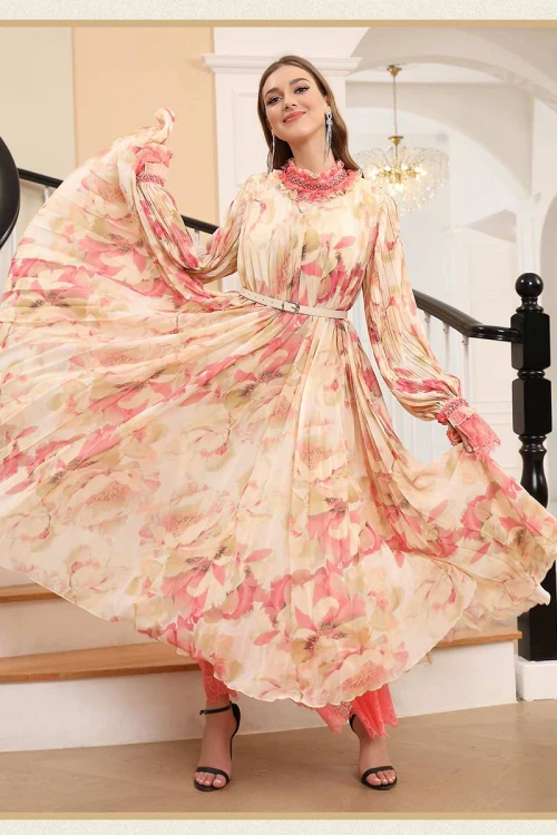 فستان نسائي لون كحلي بتدرجات لونية و قماش شيفون من الأعلى مزين باللؤلؤ و الفصوص و بخصر مزموم