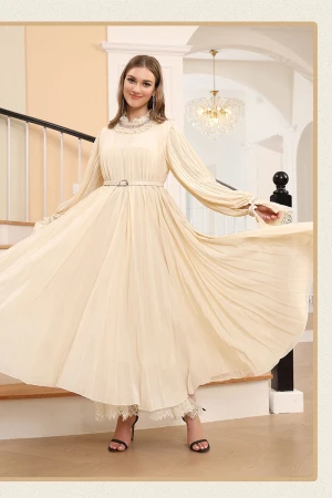 فستان نسائي لون اوف وايت بياقة عالية و أكمام طويلة و حزام منفصل في الخصر 