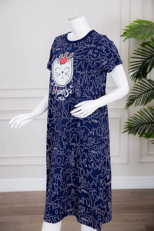 قميص نسائي ميدي متعدد الألوان بياقة دائرية مزين برسومات و كتابات ذو أكمام قصيرة