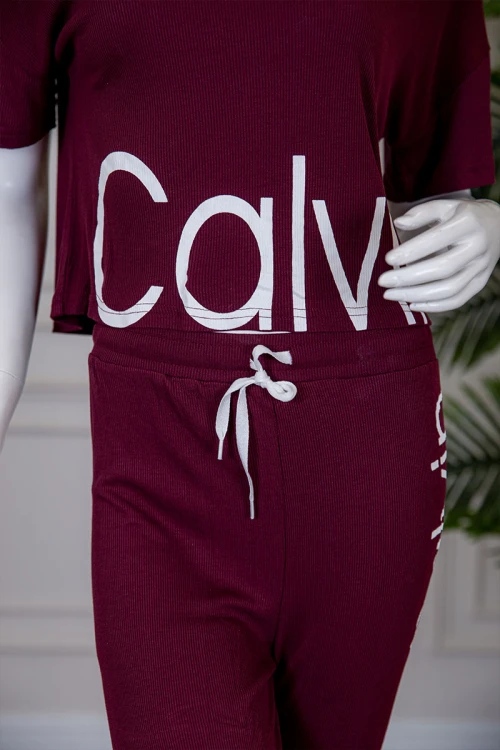 بيجاما نسائية قطعتين متعددة الألوان تيشيرت بياقة دائرية بكتابات من الأمام مع بنطلون طويل برباط في الخصر