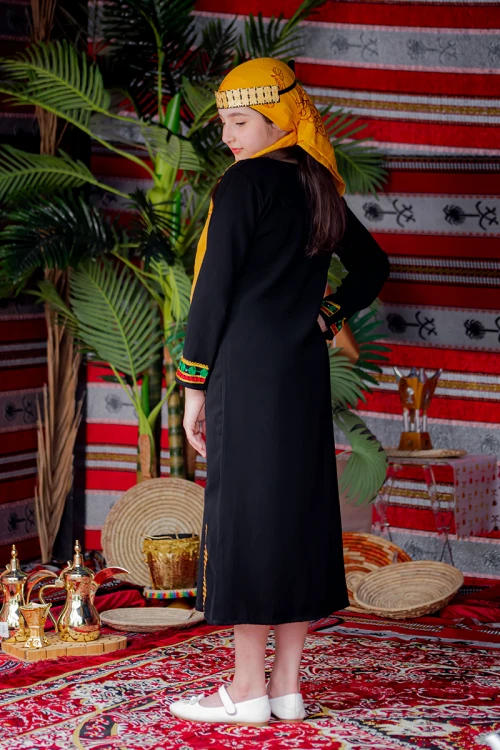جلابية بناتي عسيري لون أسود بتطريز تراثي ملون