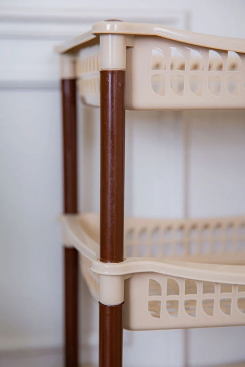 سلة خضار بلاستيك لون بيج مستطيلة 4 رفوف مخرمة