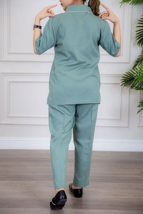 زي عاملة قطعتين متعددة الألوان بلوزة بياقة مطوية سحاب مخفي و جيوب من الأمام ذو أكمام ميدي و بنطلون طويل