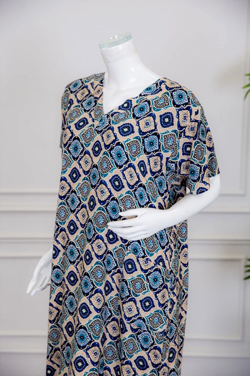 قميص نسائي ميدي بطبعات ملونة ياقة قصة سبعة ذو أكمام قصيرة