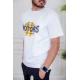 تيشيرت رجالي لون أبيض مزين بكتابات و رسومات ملونة من الأمام