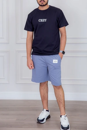 تيشيرت رجالي لون أسود مزين بكتابات و رسومات من الأمام