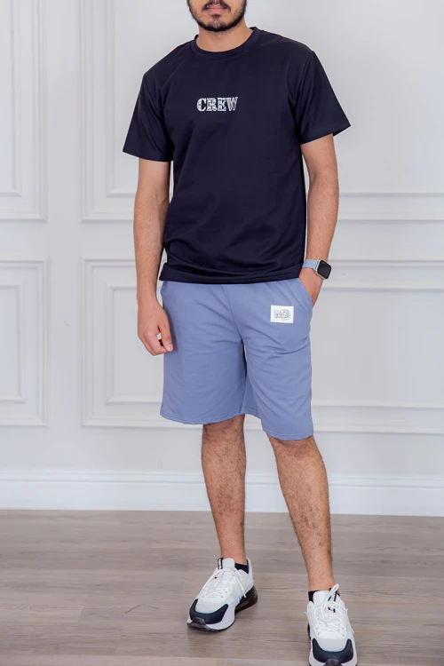 تيشيرت رجالي لون أسود مزين بكتابات و رسومات من الأمام