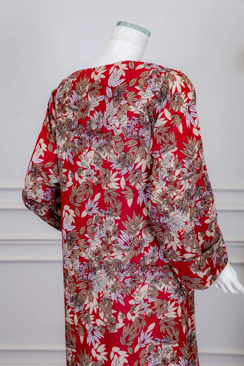 جلابية نسائية طويلة لون أحمر مشجر ياقة بقصة سبعة و أكمام طويلة