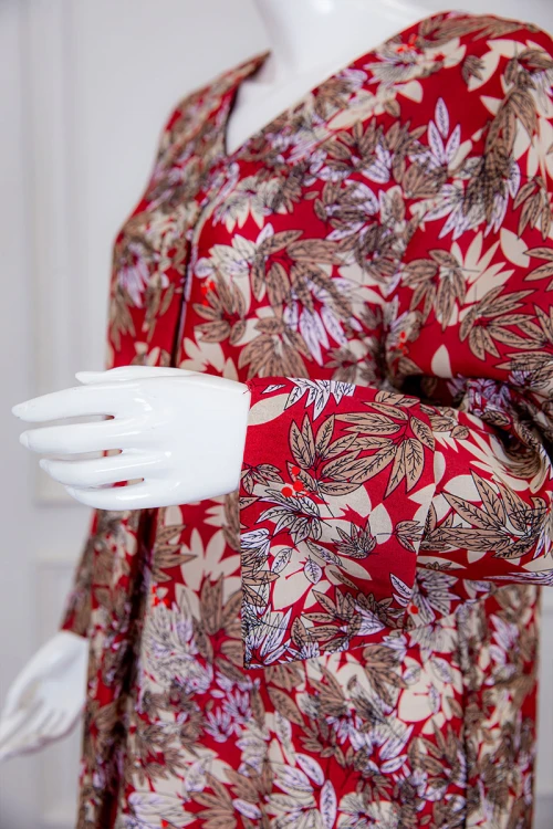 جلابية نسائية طويلة لون أحمر مشجر ياقة بقصة سبعة و أكمام طويلة