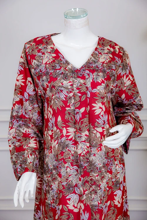 جلابية نسائية طويلة لون أحمر مشجر ياقة بقصة سبعة و أكمام طويلة