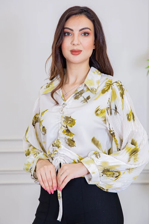 بلوزة نسائية لون اوف وايت مشجرة ياقة مطوية بزم من الأمام مع رباط و بأكمام طويلة