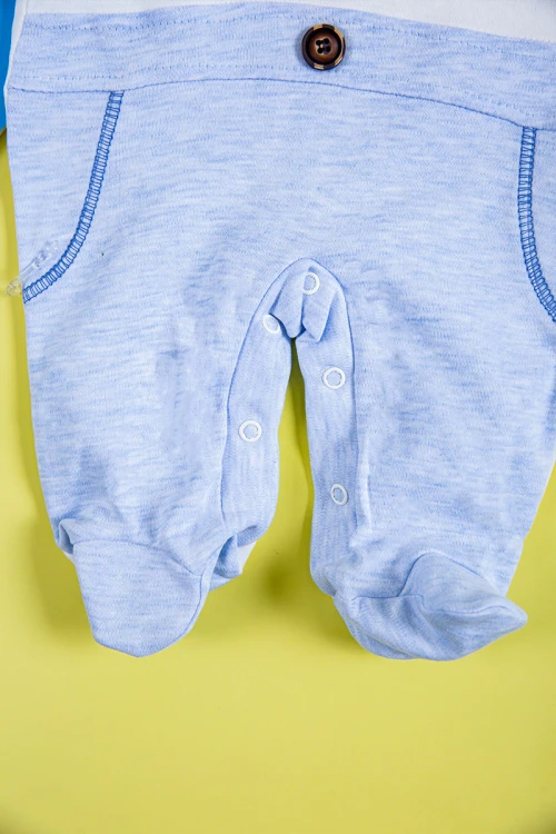 بربتوز أطفال لون أزرق مزين من الأمام ذو أكمام طويلة و أزرار من الخلف و الأسفل مع قبعة