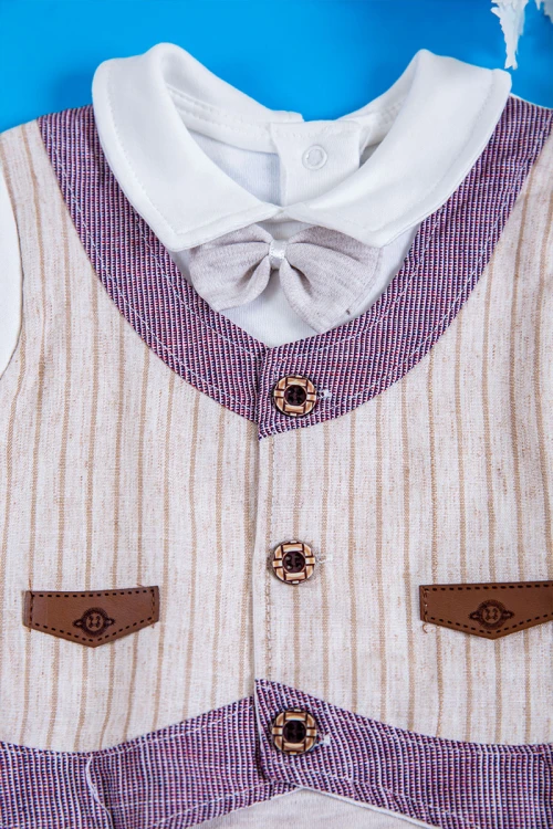 بربتوز أطفال لون بيج  مزين من الأمام ذو أكمام طويلة و أزرار من الخلف و الأسفل مع قبعة