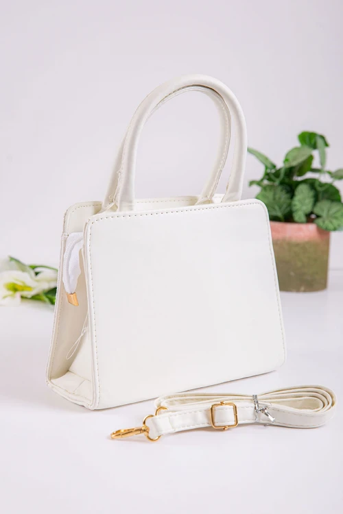 شنطة نسائية متعددة الألوان بجيوب داخلية مع حزام طويل