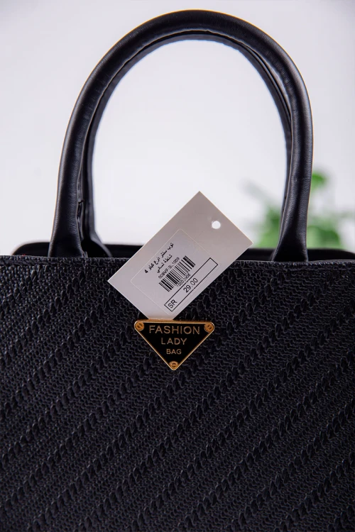 شنطة نسائية متعددة الألوان بجيوب داخلية مع حزام طويل