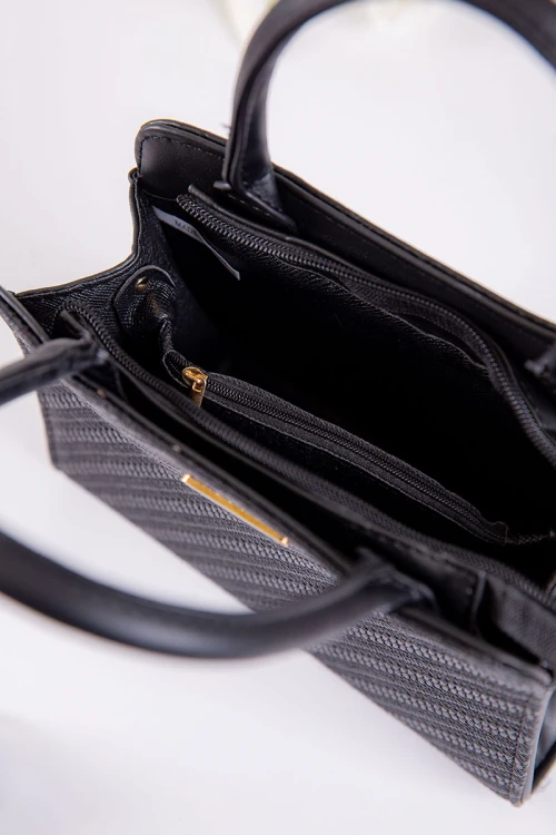 شنطة نسائية متعددة الألوان بجيوب داخلية مع حزام طويل