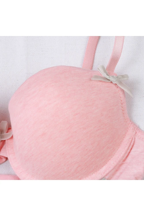 طقم صدرية مبطنة مع سروال داخلي بتفاصيل دانتيل