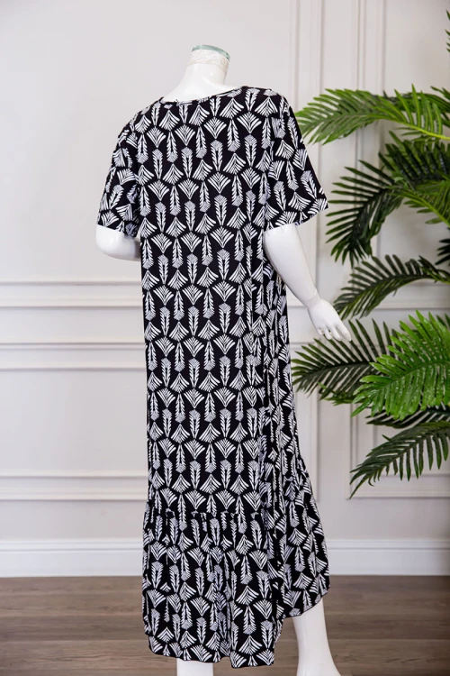 قميص نسائي طويل متعدد الألوان مشجر بياقة دائرية بأزرار من الأمام ذو أكمام قصيرة