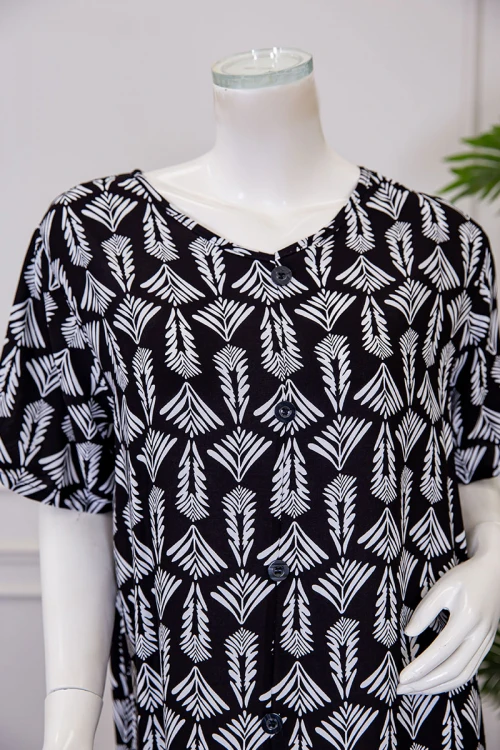 قميص نسائي طويل متعدد الألوان مشجر بياقة دائرية بأزرار من الأمام ذو أكمام قصيرة