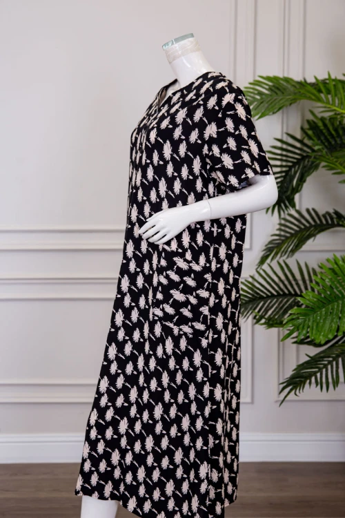 قميص نسائي طويل متعدد الألوان مشجر بياقة دائرية بأزرار من الأمام ذو أكمام قصيرة