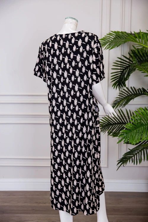 قميص نسائي ميدي لون أسود مشجر ياقة قصة سبعة و بأكمام قصيرة